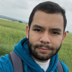 Portrait of Adrián Gutiérrez Cruz, who completed his bachelor's research internship in Karin Jacobs' laboratory at Saarland University in 2021 as part of the Matter to Life Undergraduate Research Opportunities Program.