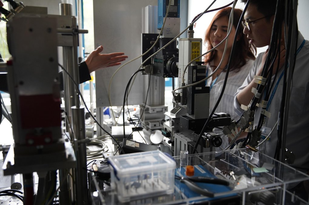 Students visiting a lab