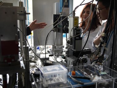 Students visiting a lab