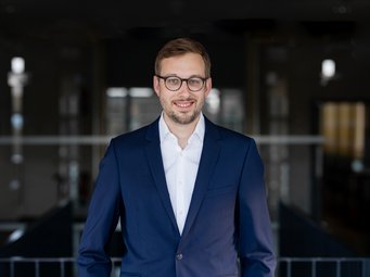 Roman Sarott leads the Research Group “Chemically Induced Proximity” at the Max Planck Institute for Medical Research in Heidelberg Portrait of Roman Sarott