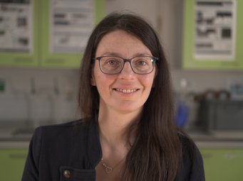 Silvia Vignolini is Director at the Max Planck Institute of Colloids and Interfaces in the department “Sustainable and Bio-inspired Materials” Portrait of Silvia Vignolini