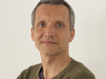 Benoit Ladoux leads the “Tissue Mechanobiology” Division of the Max-Planck-Zentrum für Physik und Medizin and is the Chair of Biophysics of the Friedrich-Alexander Universität Erlangen-Nürnberg (FAU) Portrait of Benoit Ladoux