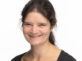 Isabella Graf leads the Research Group “Theory of Biological Homeostasis and Plasticity” at the division of “Development Biology” & Theory Transversal Theme, EMBL Heidelberg Portrait of Isabella Graf