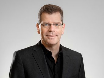 Rüdiger Klingeler leads the Research Group “Correlated & Quantum Materials” at the Kirchhoff Institute for Physics at the Heidelberg University Portrait of Rüdiger Klingeler