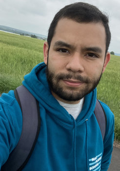 Portrait of Adrián Gutiérrez Cruz, who completed his bachelor's research internship in Karin Jacobs' laboratory at Saarland University in 2021 as part of the Matter to Life Undergraduate Research Opportunities Program.